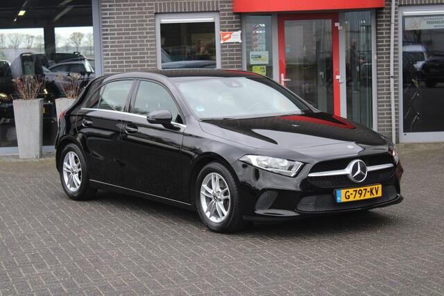 Mercedes-Benz A-KLASSE 180 Style Clima/Camera/Dealer onderhoud Incl Garantie!