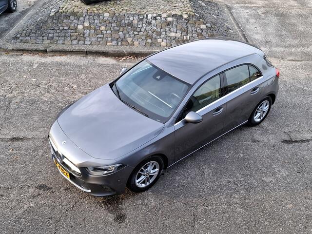 Mercedes-Benz A-KLASSE 200 AUTOMAAT 164 PK Business Solution 1e EIGENAAR WIDESCREEN CAMERA VIRTUAL COCKPIT ADAPT CRUISE NAVI PARK ASSIST HALF LEER LED ECC