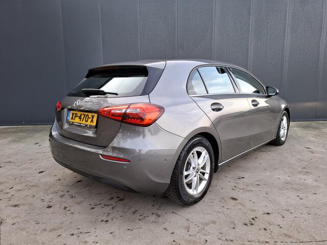 Mercedes-Benz A-KLASSE 200 AUTOMAAT 164 PK Business Solution 1e EIGENAAR WIDESCREEN CAMERA VIRTUAL COCKPIT ADAPT CRUISE NAVI PARK ASSIST HALF LEER LED ECC