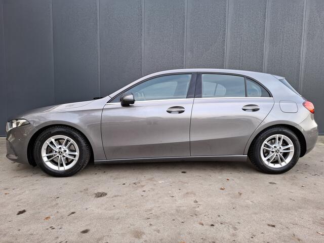 Mercedes-Benz A-KLASSE 200 AUTOMAAT 164 PK Business Solution 1e EIGENAAR WIDESCREEN CAMERA VIRTUAL COCKPIT ADAPT CRUISE NAVI PARK ASSIST HALF LEER LED ECC