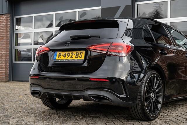 Mercedes-Benz A-KLASSE 220 4MATIC Premium Plus | Nightpakket | AMG-Line | Panorama | Burmeister | Sfeerverlichting | Multibeam LED | Camera | 19' inch |