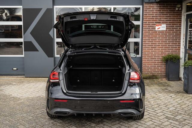 Mercedes-Benz A-KLASSE 220 4MATIC Premium Plus | Nightpakket | AMG-Line | Panorama | Burmeister | Sfeerverlichting | Multibeam LED | Camera | 19' inch |