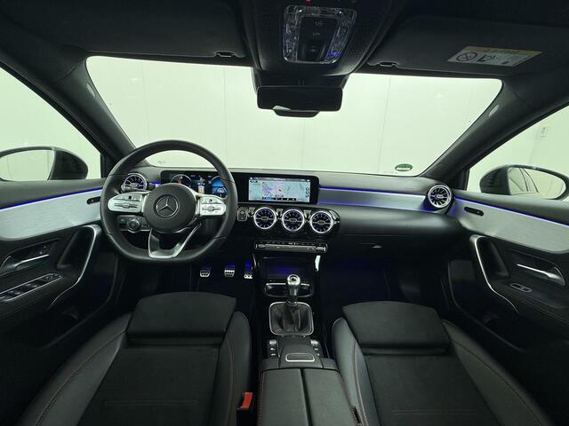 Mercedes-Benz A-KLASSE 160 Business Solution AMG Styling Panoramadak MBux Navigatie Camera !e Eigenaar BTW