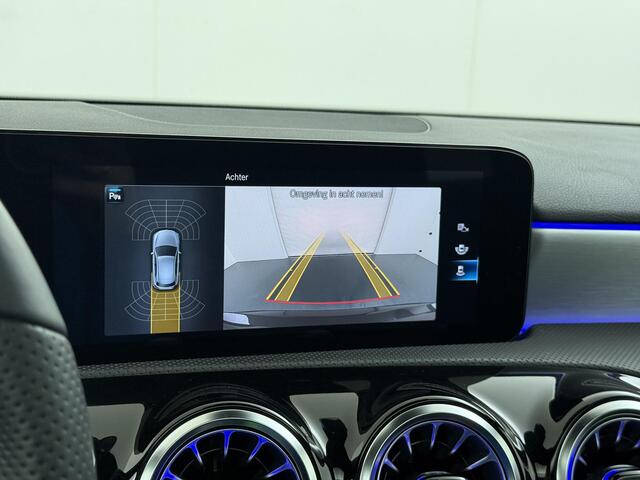 Mercedes-Benz A-KLASSE 160 Business Solution AMG Styling Panoramadak MBux Navigatie Camera !e Eigenaar BTW