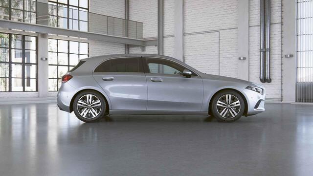 Mercedes-Benz A-KLASSE 180 Luxury Line | Distronic | Getin glas | Stoelverwarming | Achteruitrijcamera | Apple Carplay |