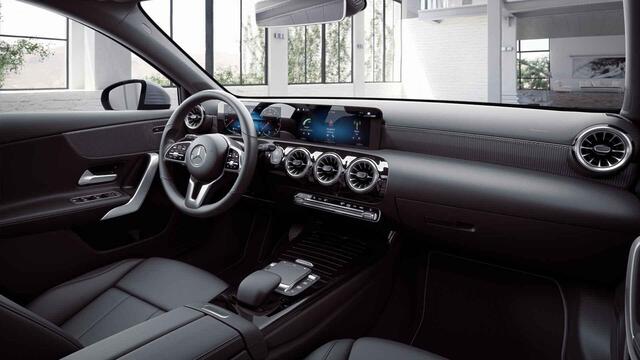 Mercedes-Benz A-KLASSE 180 Luxury Line | Distronic | Getin glas | Stoelverwarming | Achteruitrijcamera | Apple Carplay |