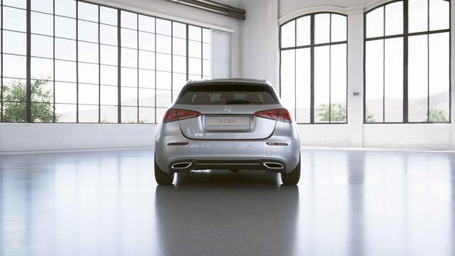 Mercedes-Benz A-KLASSE 180 Luxury Line | Distronic | Getin glas | Stoelverwarming | Achteruitrijcamera | Apple Carplay |