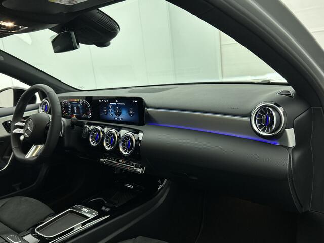 Mercedes-Benz A-KLASSE 250 e Business Solution AMG | AMG Line Plus pakket | Panoramaschuifdak | Antidiefstalpakket URBAN GUARD PLUS | Head-up Display | Memorypakket voorstoelen | Nightpakket | 19 inch AMG velgen |