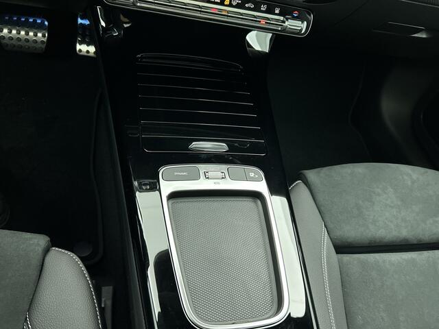 Mercedes-Benz A-KLASSE 250 e Business Solution AMG | AMG Line Plus pakket | Panoramaschuifdak | Antidiefstalpakket URBAN GUARD PLUS | Head-up Display | Memorypakket voorstoelen | Nightpakket | 19 inch AMG velgen |