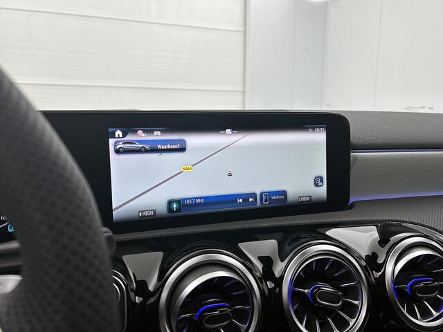 Mercedes-Benz A-KLASSE 250 e Business Solution AMG | AMG Line Plus pakket | Nightpakket | Antidiefstalpakket URBAN GUARD PLUS | Augmented Reality Navigation | 360°-camera | Memorypakket | Head-up display |