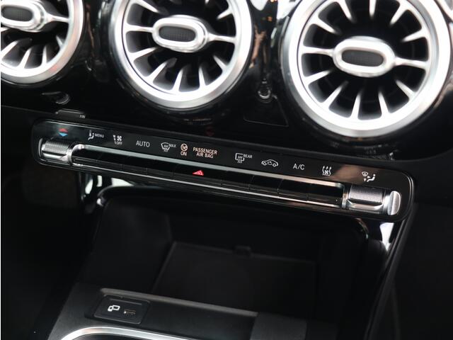 Mercedes-Benz A-KLASSE 250 e I LED I Widescreen I Half-leder I Keyless