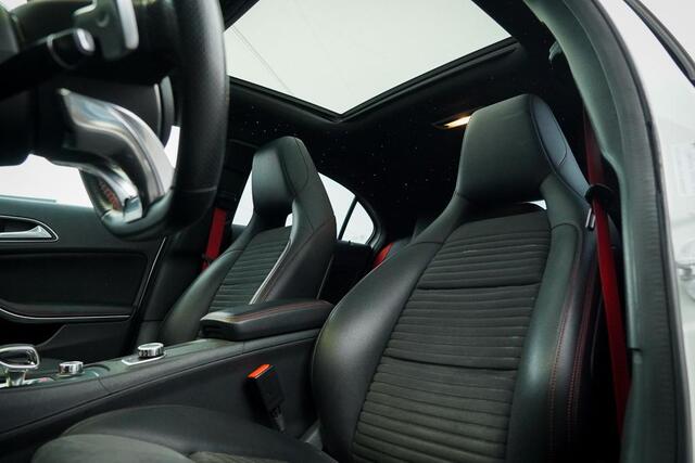Mercedes-Benz A-KLASSE AMG 45 4MATIC / Pano / Sportuitlaat / Sterrenhemel