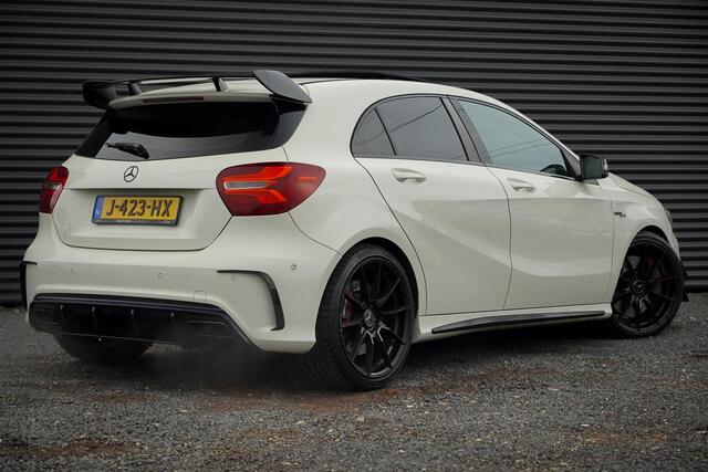 Mercedes-Benz A-KLASSE AMG 45 4MATIC / Pano / Sportuitlaat / Sterrenhemel