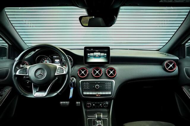 Mercedes-Benz A-KLASSE AMG 45 4MATIC / Pano / Sportuitlaat / Sterrenhemel