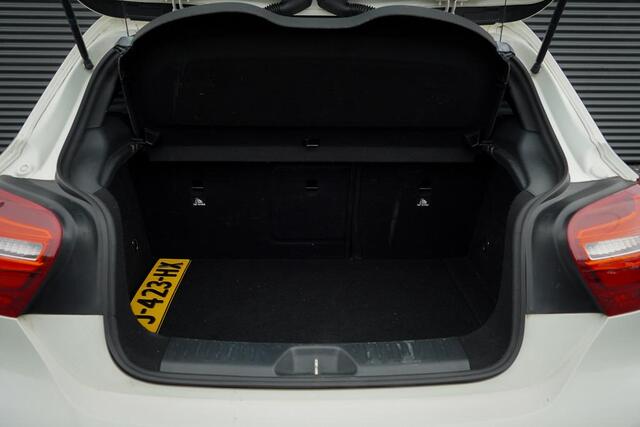 Mercedes-Benz A-KLASSE AMG 45 4MATIC / Pano / Sportuitlaat / Sterrenhemel