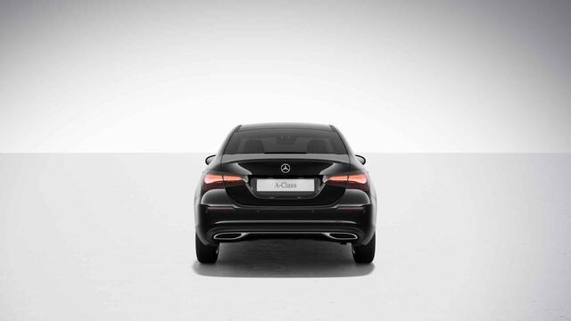 Mercedes-Benz A-KLASSE 180 Business Line | Stoelverwarming | Sfeerverlichting | Getint glas |