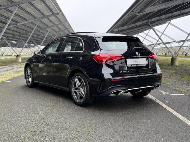 Mercedes-Benz A-KLASSE 250e Business Solution AMG | Panoramaschuifdak | Stoelverwarming | Achteruitrijcamera | MULTIBEAM LED |