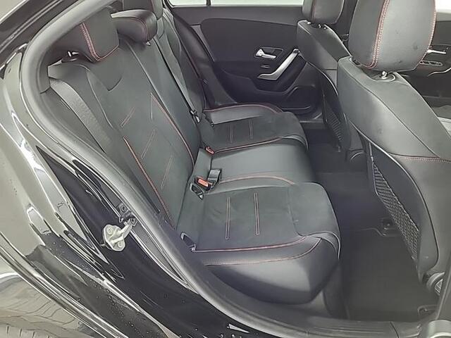 Mercedes-Benz A-KLASSE 180 Aut. Business Sol. AMG | Navi | Camera | M-BUX |