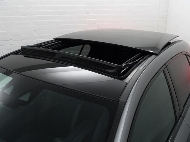 Mercedes-Benz A-KLASSE 200 AMG Tiffany Premium Plus Aut- 19dkm, Panoramadak, Sfeerverlichting, Camera, Stoelverwarming, Custom