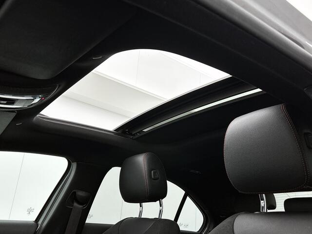 Mercedes-Benz A-KLASSE 180 AMG Line | Achteruitrijcamera | Sfeerverlichting | Panoramadak | Navigatie | Stoelverwarming | 24 maanden certified garantie