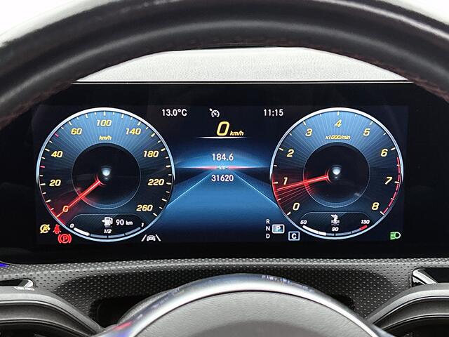 Mercedes-Benz A-KLASSE 180 AMG Line | Achteruitrijcamera | Sfeerverlichting | Panoramadak | Navigatie | Stoelverwarming | 24 maanden certified garantie