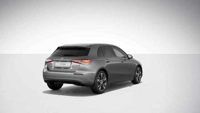 Mercedes-Benz A-KLASSE 180 Star Edition Luxury Line | Panoramadak | Burmester | Multibeam | Camera | Sfeerverlichting | Automaat