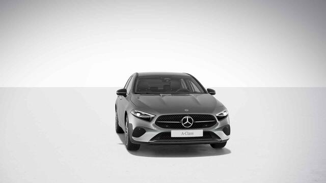 Mercedes-Benz A-KLASSE 180 Star Edition Luxury Line | Panoramadak | Burmester | Multibeam | Camera | Sfeerverlichting | Automaat