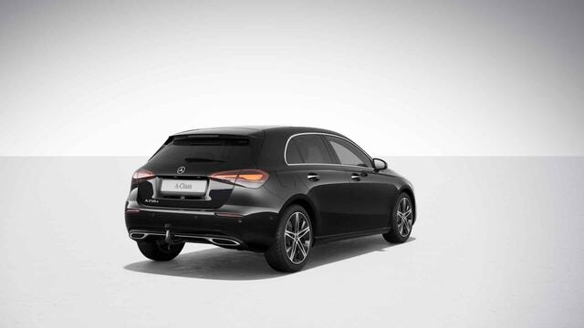 Mercedes-Benz A-KLASSE 250e Star Edition Luxury Line | Trekhaak | Panoramadak | Distronic | Sfeerverlichting | Camera | Automaat