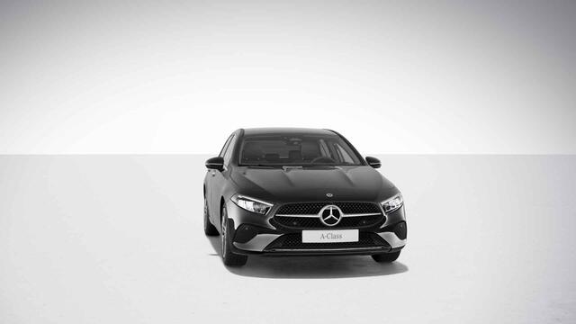 Mercedes-Benz A-KLASSE 250e Star Edition Luxury Line | Trekhaak | Panoramadak | Distronic | Sfeerverlichting | Camera | Automaat