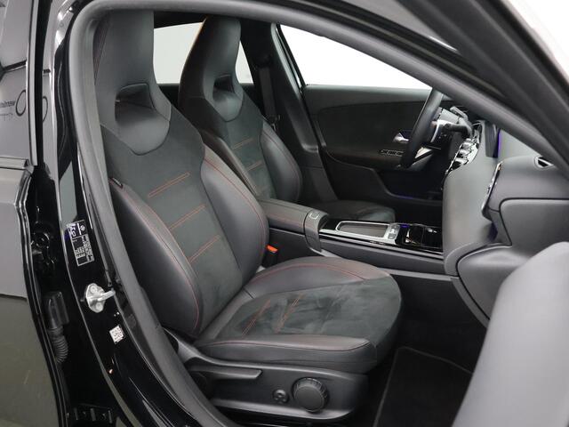 Mercedes-Benz A-KLASSE 180 AMG Line | Premium pakket | Night pakket | Burmester audio | Stoelverwarming |