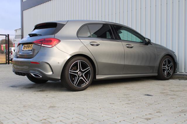 Mercedes-Benz A-KLASSE 200 Business Solution AMG Night Upgrade 164pk | Incl. 12 maanden garantie | Night pakket | Panoramadak | AMG pakket | Virtual cockpit | Stoelverwarming | Lane assist | Zwarte hemel | Navigatie | LED verlichting | Achteruitrijcamera