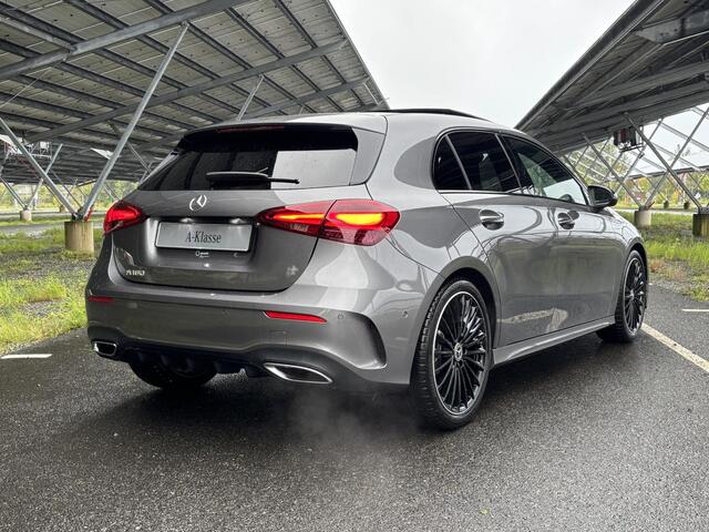 Mercedes-Benz A-KLASSE 180 Business Solution AMG | Night | Panoramaschuifdak | Achteruitrijcamera | Sfeerverlichting| MULTIBEAM LED | 19 inch AMG-velgen |
