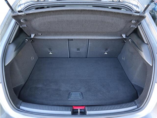 Mercedes-Benz A-KLASSE 250 e AMG Line