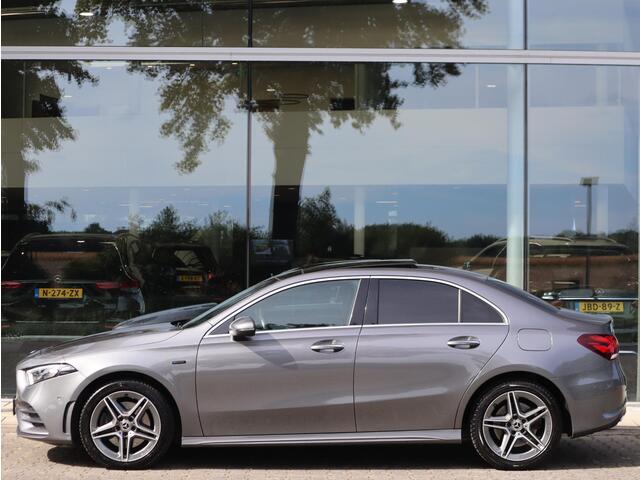 Mercedes-Benz A-KLASSE 250 e Business Solution AMG Limited AMG line | Navigatie | Panoramadak | Memory Seats | Automaat