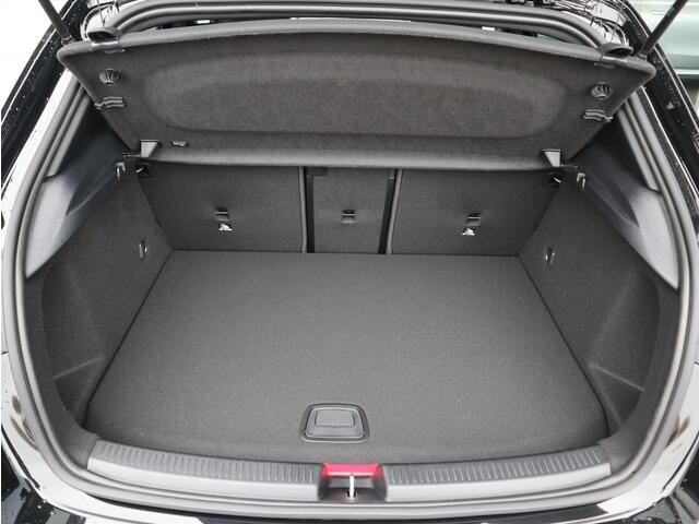 Mercedes-Benz A-KLASSE 250 e Star Edition AMG Line | Panoramadak | Multispaak | LED | Burmester | Camera | LED | Automaat