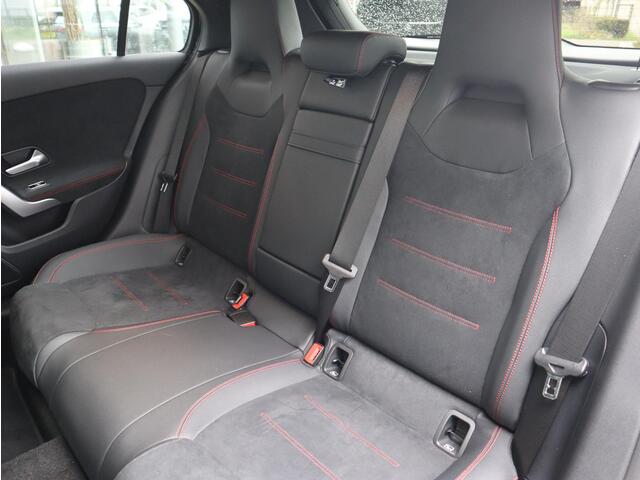 Mercedes-Benz A-KLASSE 250 e Star Edition AMG Line | Panoramadak | Multispaak | LED | Burmester | Camera | LED | Automaat