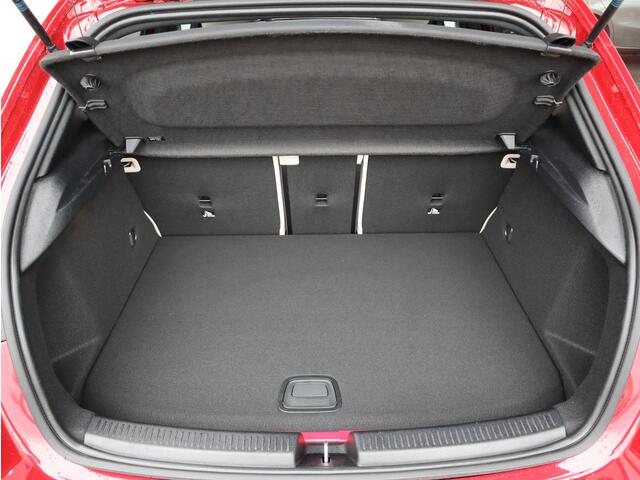 Mercedes-Benz A-KLASSE 250 e Star Edition AMG Line