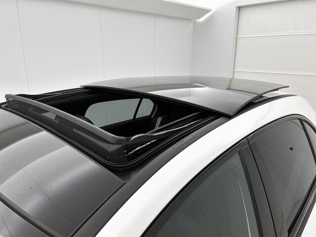 Mercedes-Benz A-KLASSE 250 e Business Solution AMG | AMG Line Plus pakket | Memorypakket voorstoelen | Panoramaschuifdak | Head-up display | 360° camera | Nightpakket | 19 inch AMG velgen | MULTIBEAM LED |