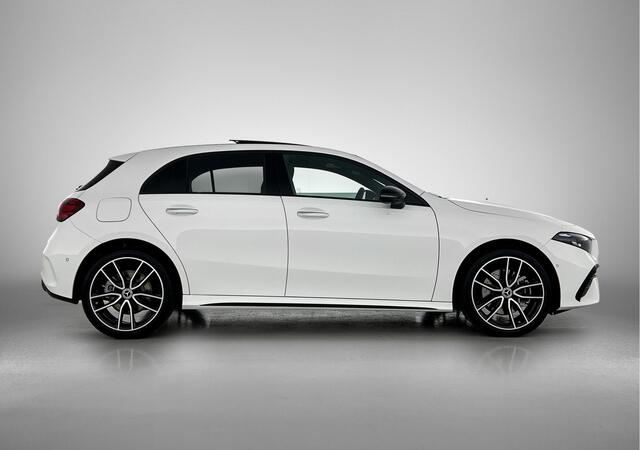 Mercedes-Benz A-KLASSE 250 e Business Solution AMG | AMG Line Plus pakket | Memorypakket voorstoelen | Panoramaschuifdak | Head-up display | 360° camera | Nightpakket | 19 inch AMG velgen | MULTIBEAM LED |