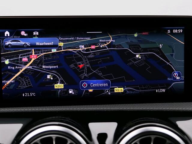 Mercedes-Benz A-KLASSE 250 e AMG Plug-In Hybride Trekhaak | AMG Line | Night Pakket | Alarm Klasse 3 | Dodehoekassistent | Distronic | Apple CarPlay | Sfeerverlichting. Inclusief 24 maanden Mercedes-Benz Certified garantie voor Europa.
