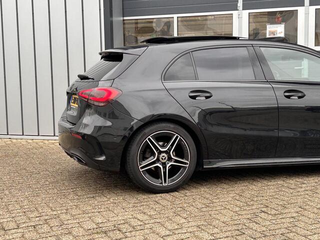 Mercedes-Benz A-KLASSE 180 AMG Line | Pano | LED | Sfeer | Stoel verwarming | Camera |