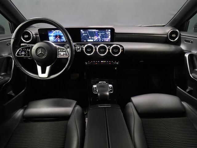 Mercedes-Benz A-KLASSE 200 Business Solution AMG [CAMERA, NAVIGATIE, CRUISE CONTROL, BLUETOOTH TELEFOON, PDC V+A, STOELVERWARMING, AUTOMATISCHE AIRCO, LED KOPLAMPEN, NIEUWSTAAT]
