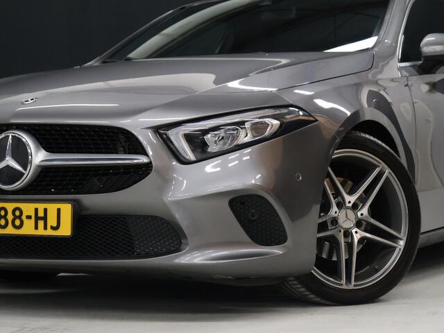Mercedes-Benz A-KLASSE 200 Business Solution AMG [CAMERA, NAVIGATIE, CRUISE CONTROL, BLUETOOTH TELEFOON, PDC V+A, STOELVERWARMING, AUTOMATISCHE AIRCO, LED KOPLAMPEN, NIEUWSTAAT]