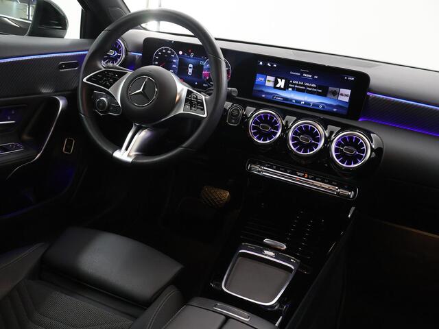 Mercedes-Benz A-KLASSE 180 Star Edition Luxury Line Widescreen | Stoelverwarming | Keyless | High Peformance LED koplampen |