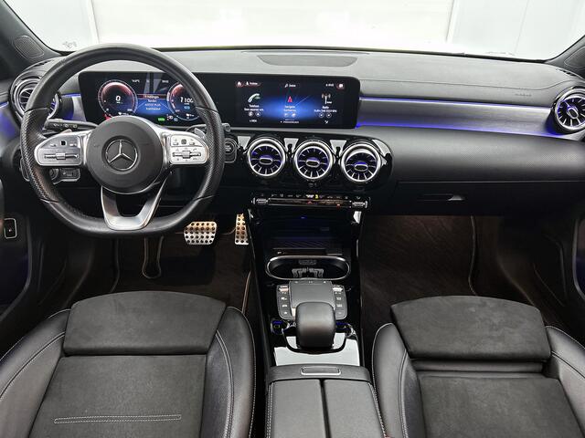 Mercedes-Benz A-KLASSE 250 e Business Solution AMG Limited 5 Spaaks lichten metalen | MBUX wide screen | Navigatie | Parking support met camera achter | Inclusief 24 maanden MB Certified garantie voor Europa.