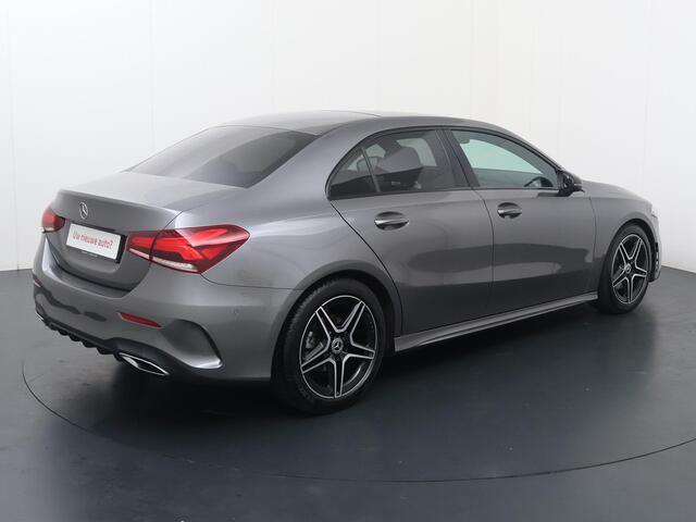 Mercedes-Benz A-KLASSE 180 Business Solution AMG Alcantara bekleding | Achteruitrijcamera | Navigatie | 18"LM velgen | Schuif- kanteldak | Stoelverwarming | PDC voor en achter |