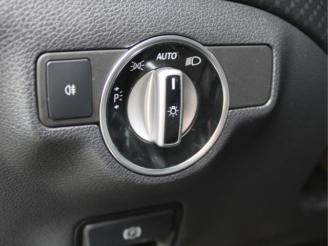 Mercedes-Benz A-KLASSE 180 Business Solution AMG Automaat NL-Auto/2e Eig./Camera/StoelVerw./Leer/Alcantara/Navi/PDC/Cruise