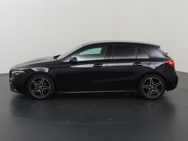 Mercedes-Benz A-KLASSE 180 AMG Line | Premium | Night pakket | Keyless go | Draadloos telefoon laden |