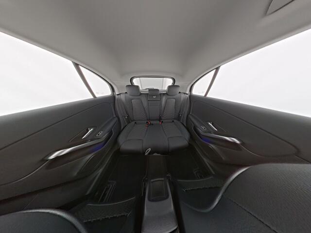 Mercedes-Benz A-KLASSE 250 e Plug-In Hybride | Keyless Go | Stuur en Stoelverwarming | Sfeerverlichting | LED | Parkeerpakket met Camera | Inclusief 24 maanden Mercedes-Benz Certified garantie voor Europa.