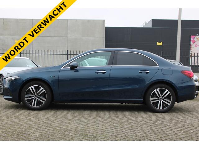 Mercedes-Benz A-KLASSE 250e AUT8 Premium LEDER SFEER KEY-LESS GO MULTIBEAM 360-CAMERA TREKHAAK